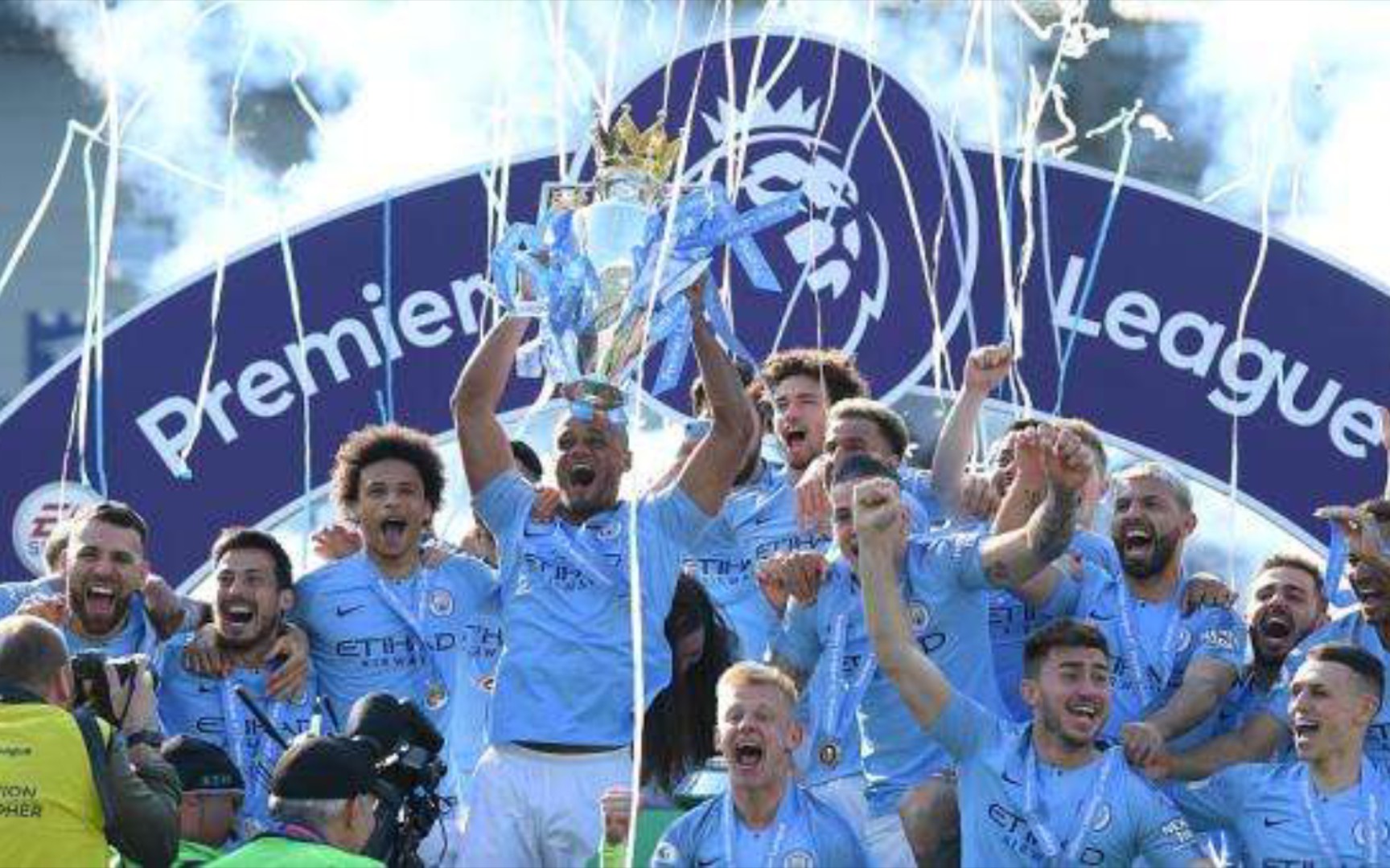 让球迷们欣 让球迷们欣